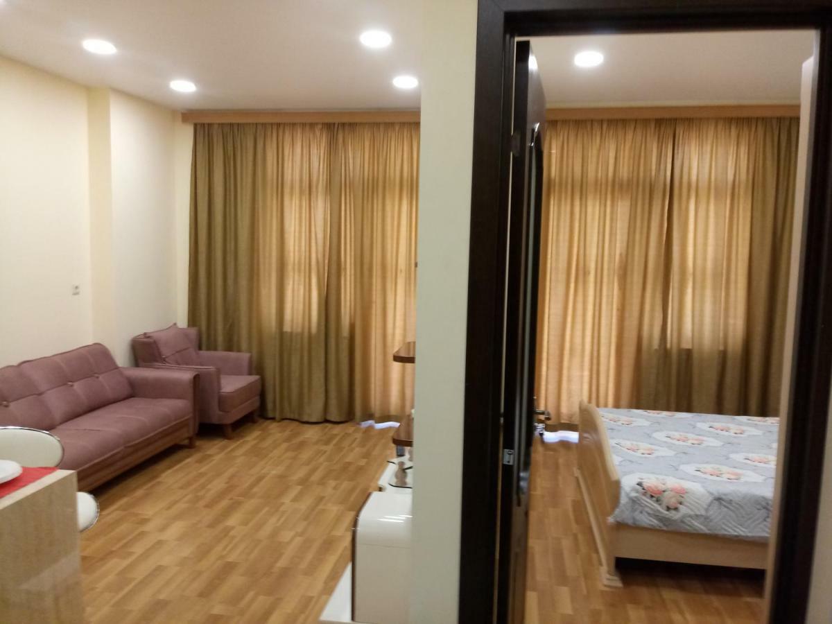 Apartamento Flat in Batumi city centre Exterior foto